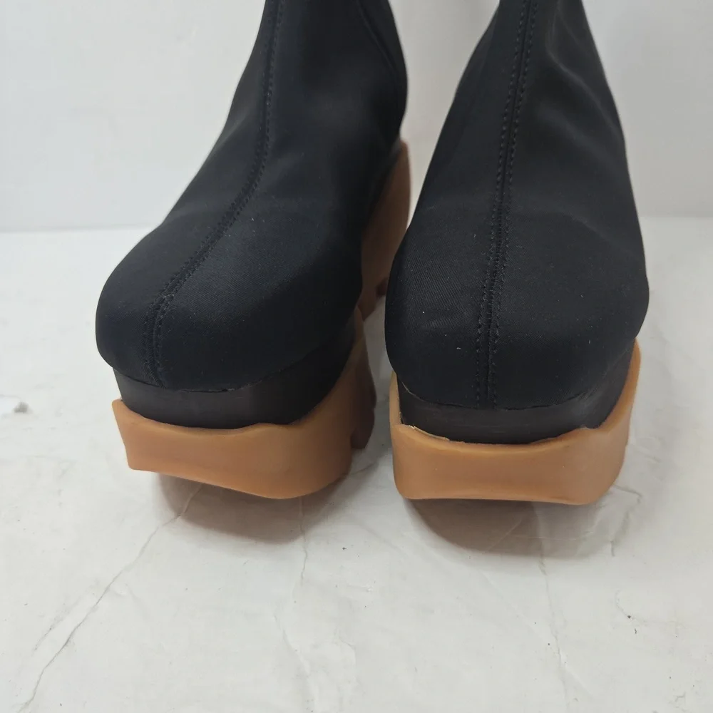 Jeffrey Campbell Women's Black and Tan Boots 6.5M